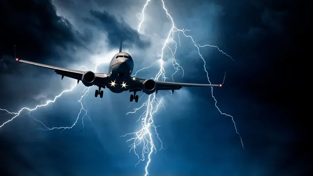 bengaluru mumbai to goa airport flight advisory due to heavy rainfall`